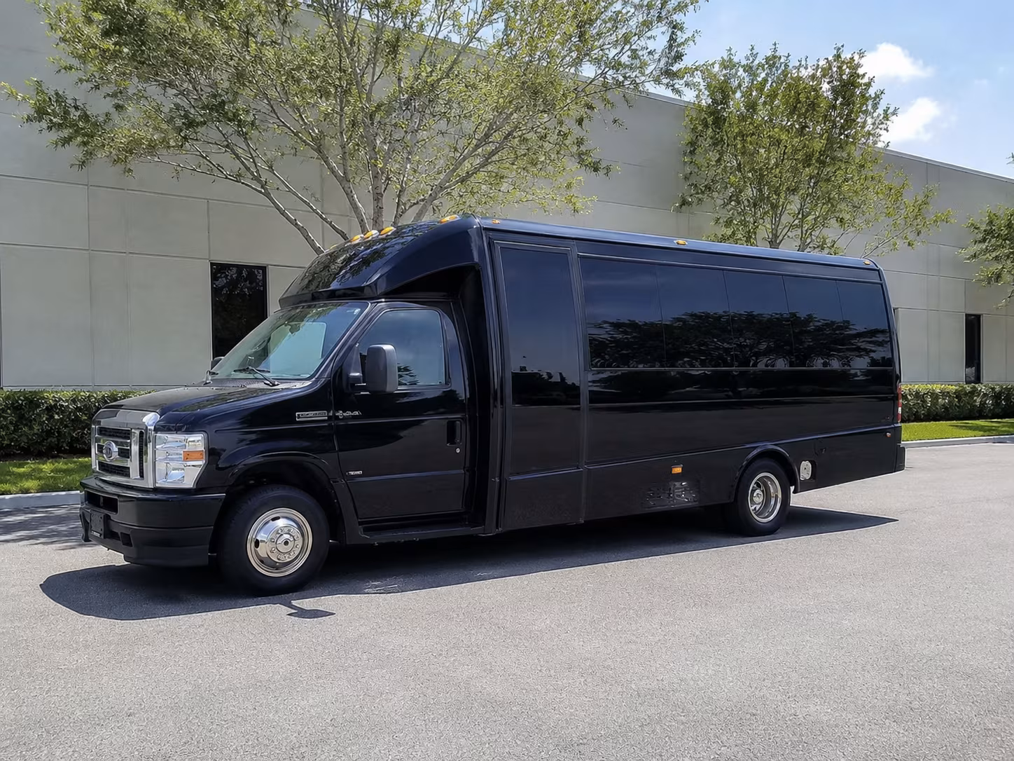 bus rentals for bands group and performers traveling through the phoenix metro