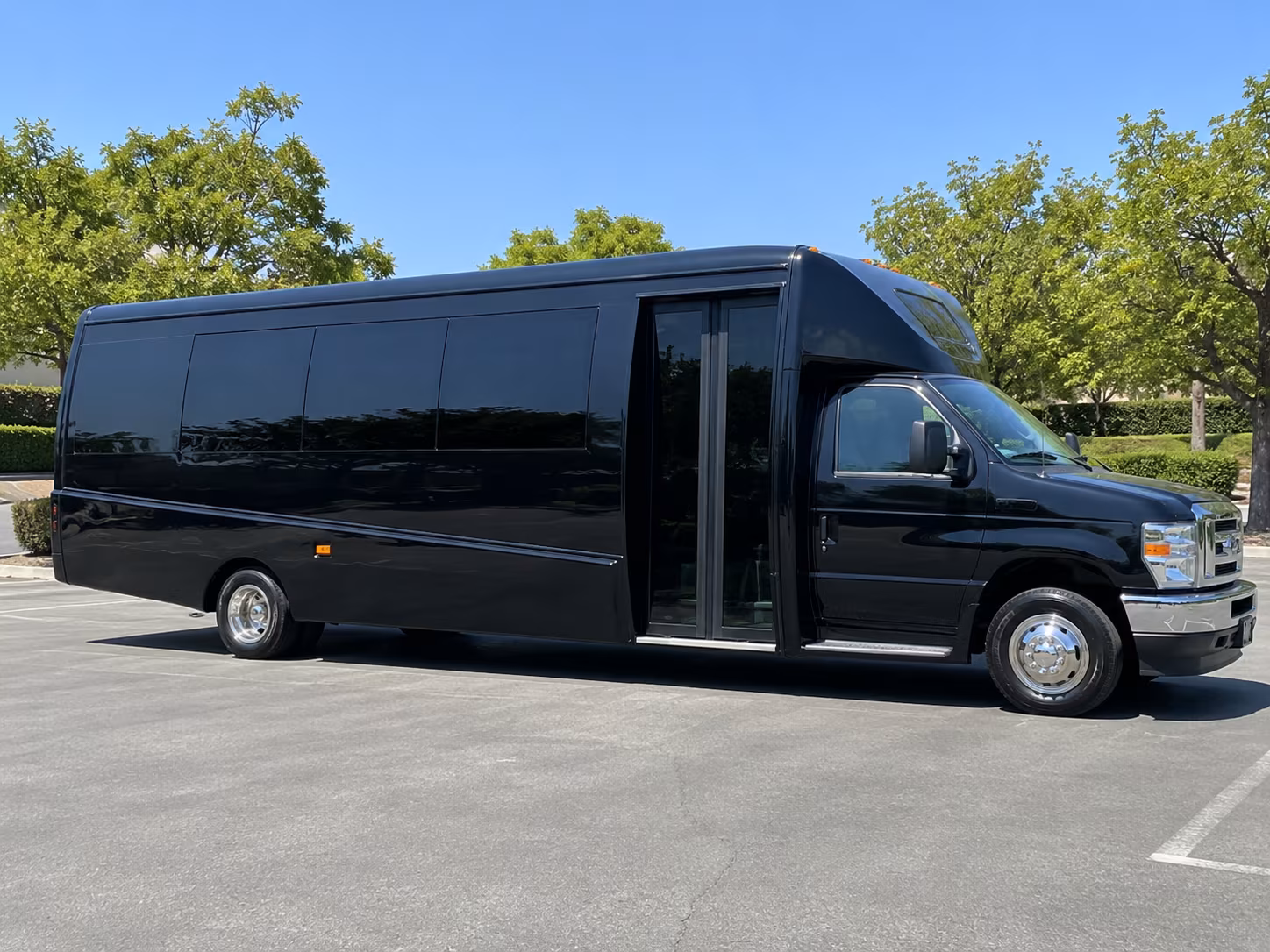 charter buses for gilbert group prom arrivals and grand entrances